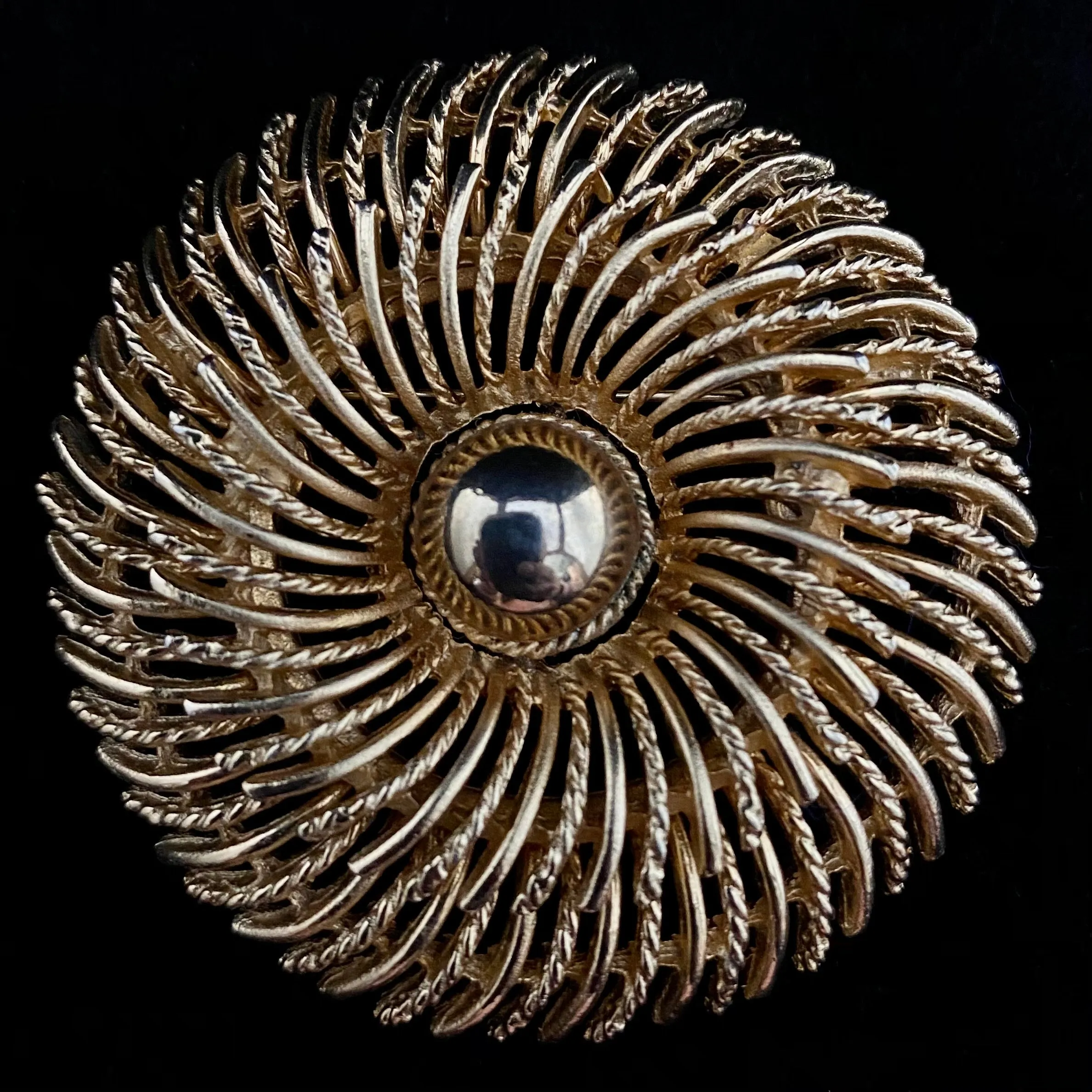 1960s Lisner Flower Brooch