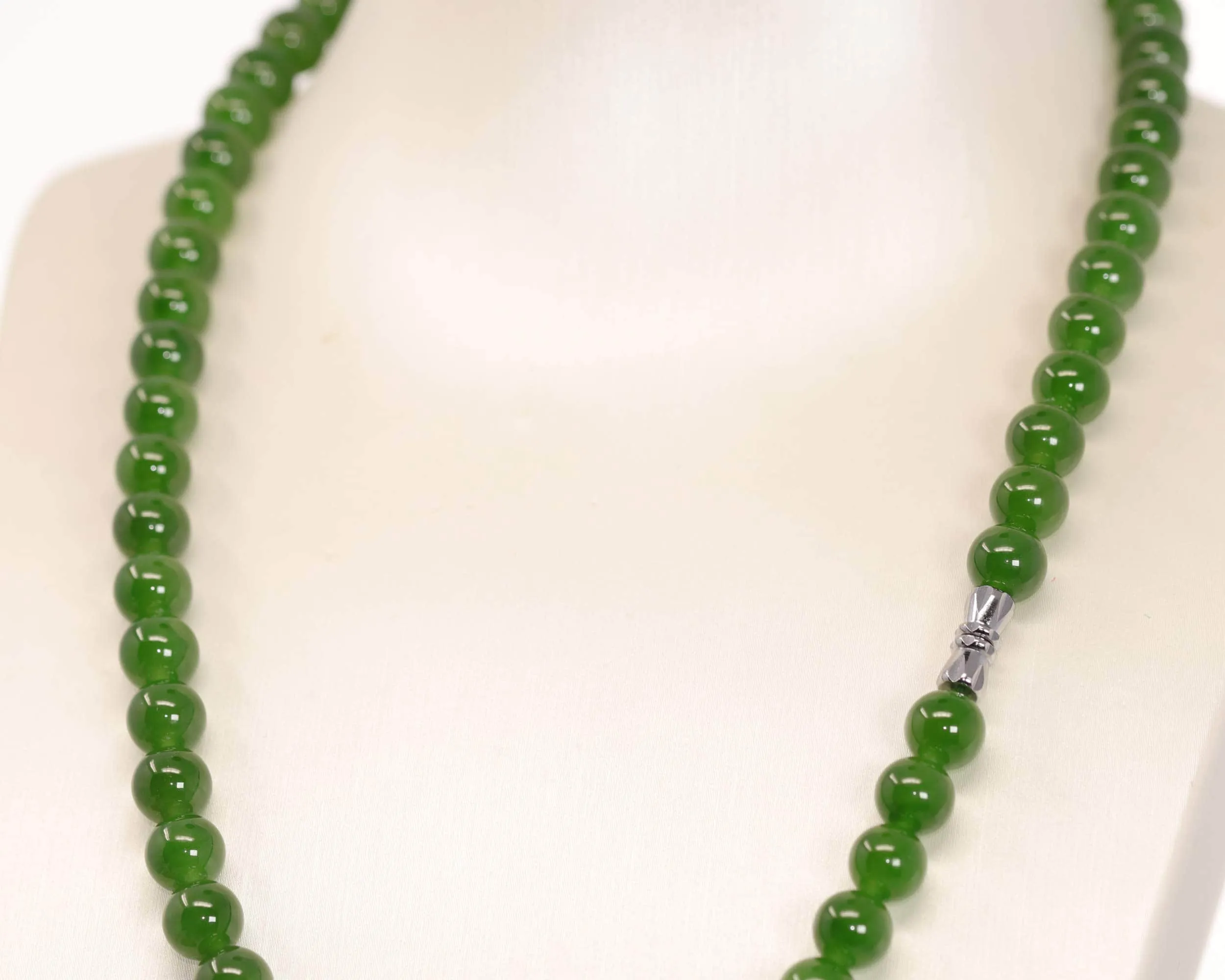 Baikalla Genuine High-quality Apple Green Nephrite Jade Round Beads Necklace ( 6mm )