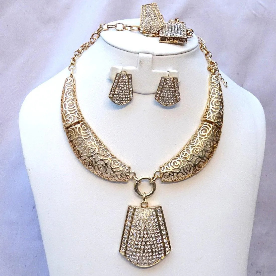 Beautiful Twisted Gold plated Costume Jewellery Party Wedding Bridal Set