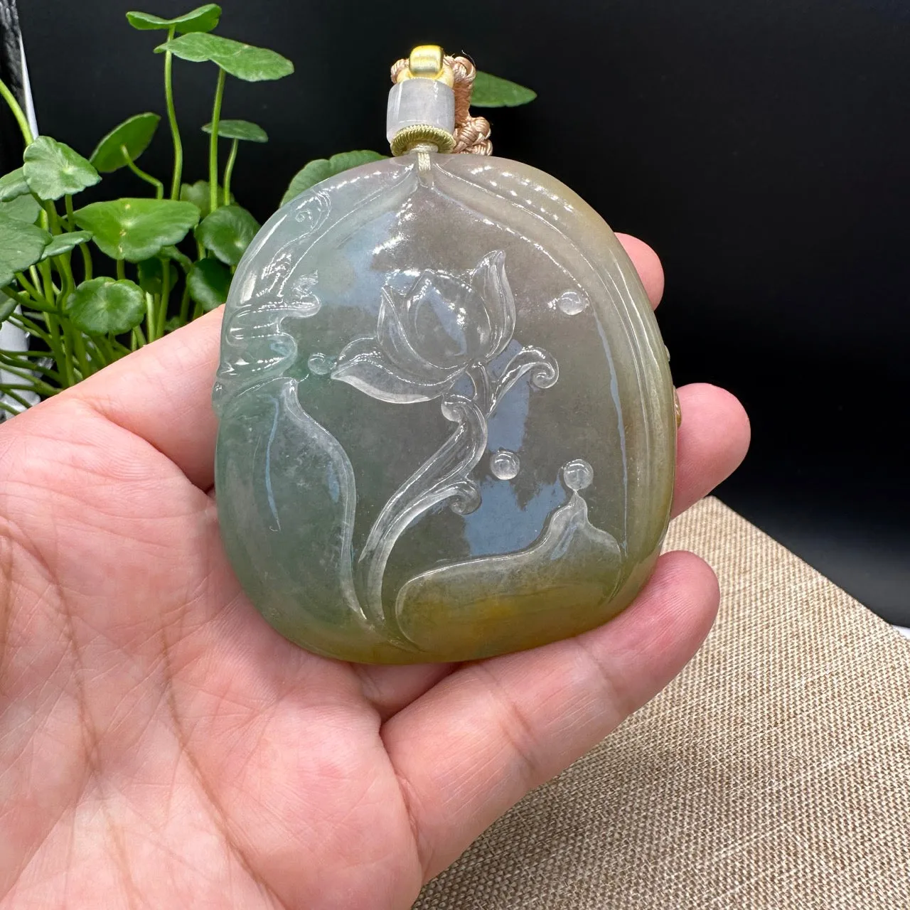 Divine Grace: High-End Jadeite Jade Carving Guanyin Pendant Collectibles