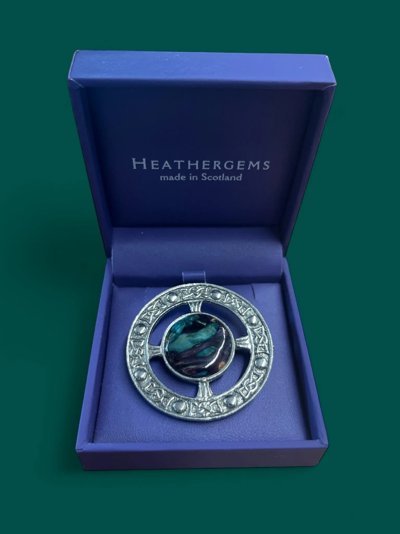 Heathergems Round Celtic Brooch