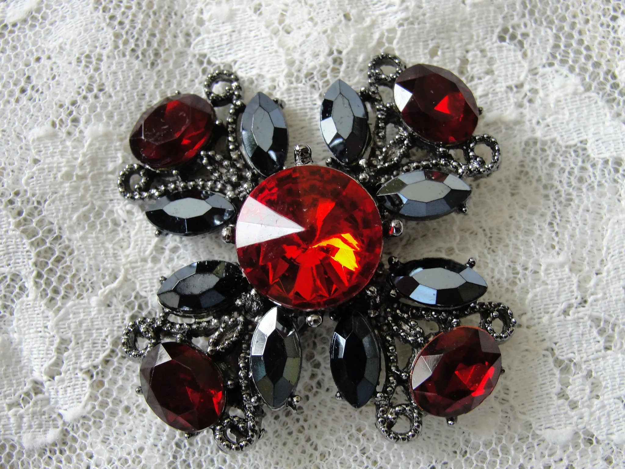 LOVELY Rhinestone Maltese Cross Brooch Pin,Art Glass Rhinestone Brooch Pin,Red and Black Stones,Mid Century,Collectible Mid Century Jewelry