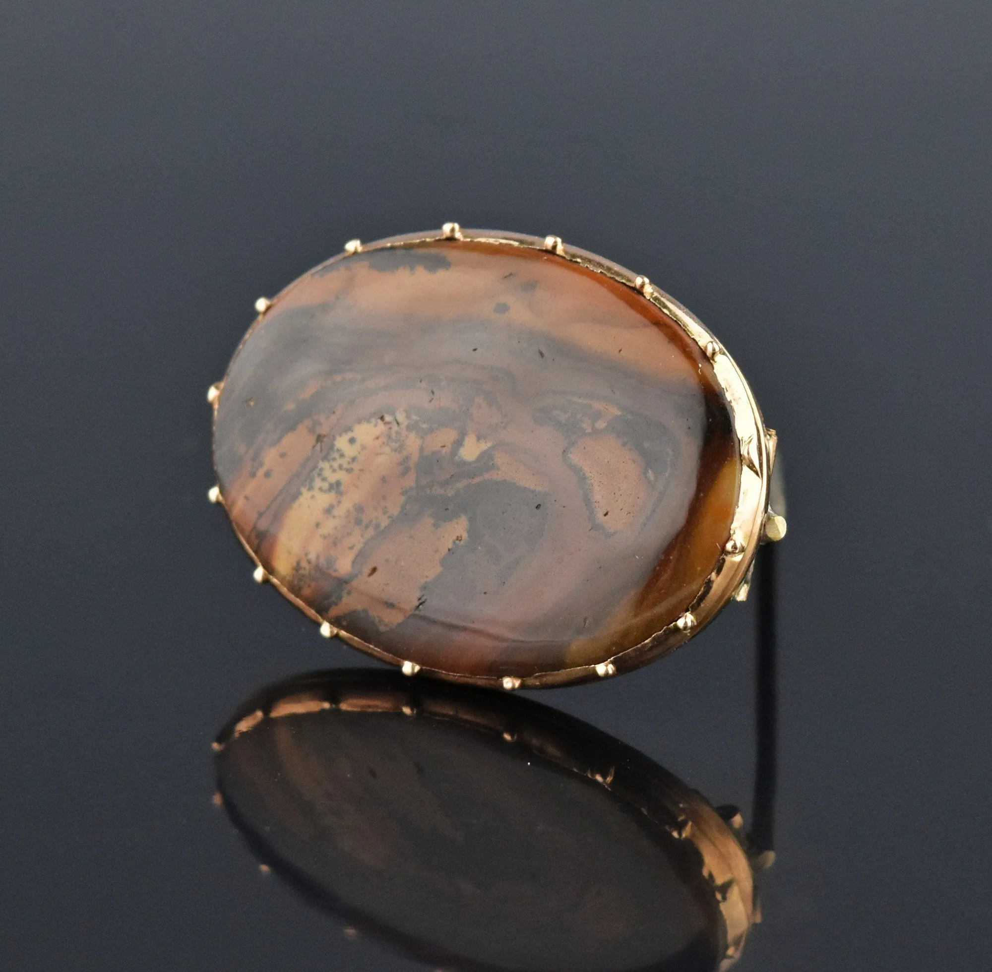 Mid 1800s Antique Victorian Solid Gold Agate Brooch