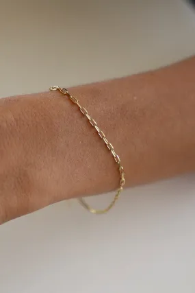 MINIATURE PAPERCLIP CHAIN BRACELET