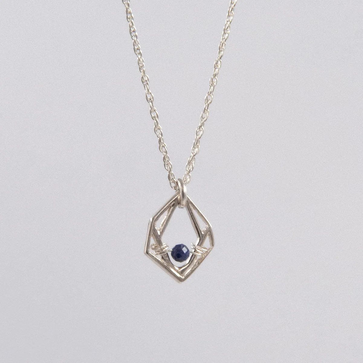 New Deco - mini geo necklace - silver & sapphire