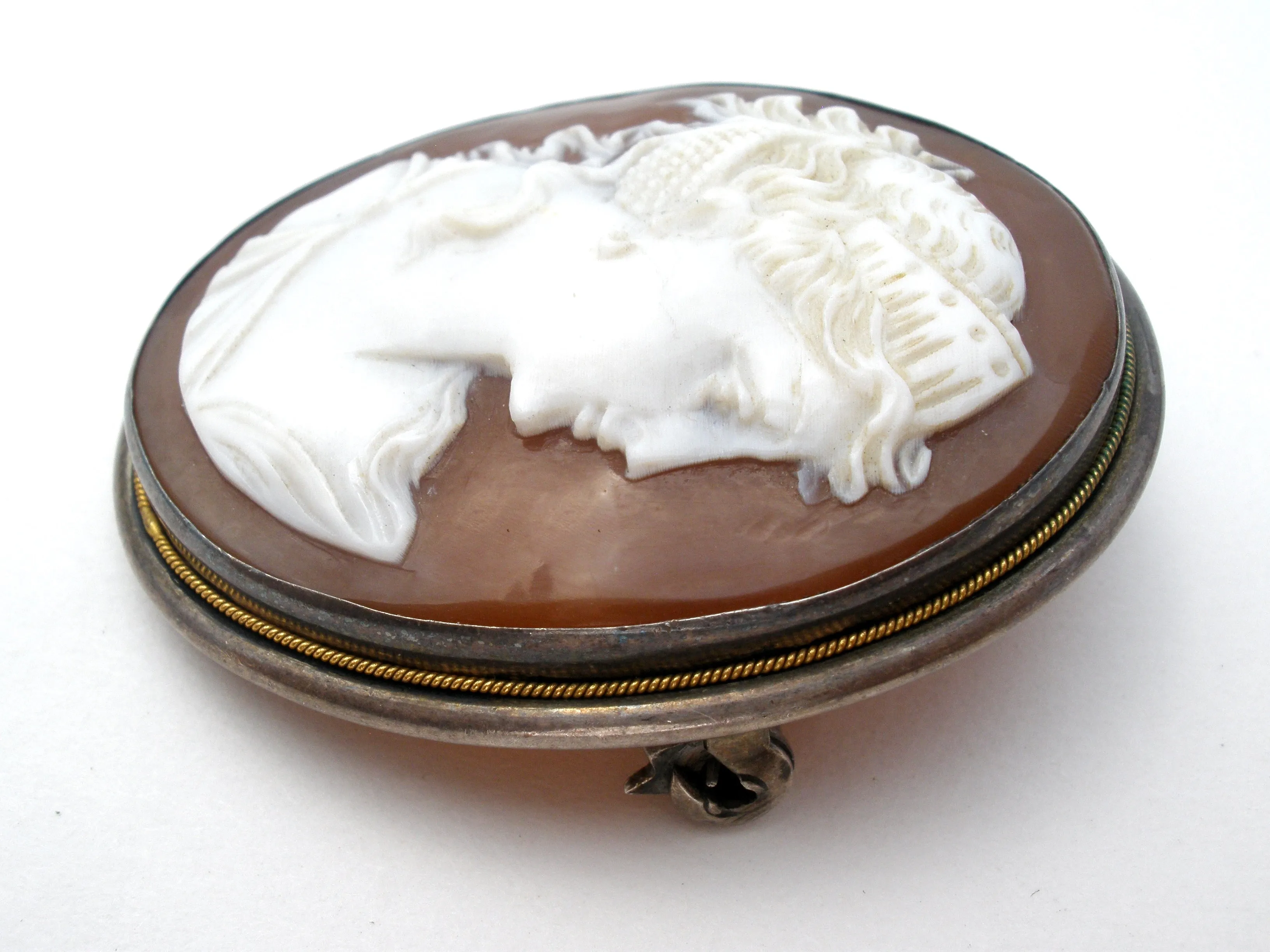 Victorian Hand Carved Cameo Pendant Brooch