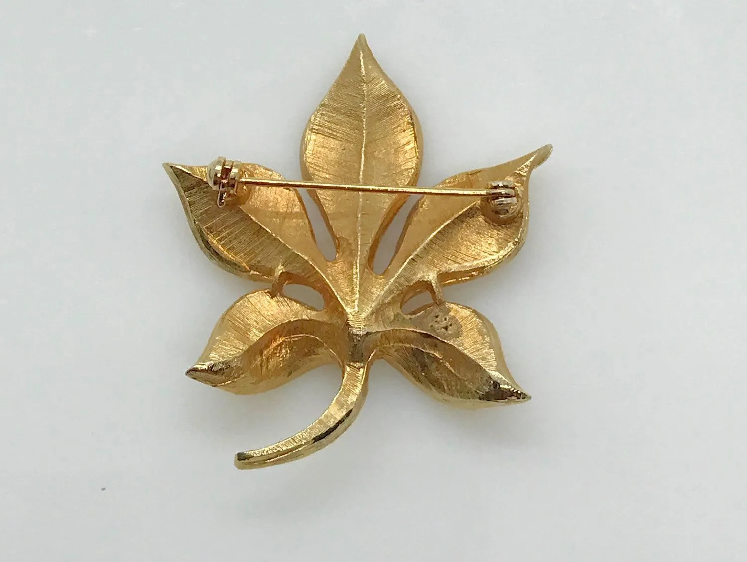 Vintage Classic Golden Leaf Brooch with Pearl